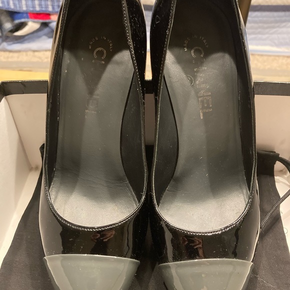 Chanel heels - Picture 2 of 16